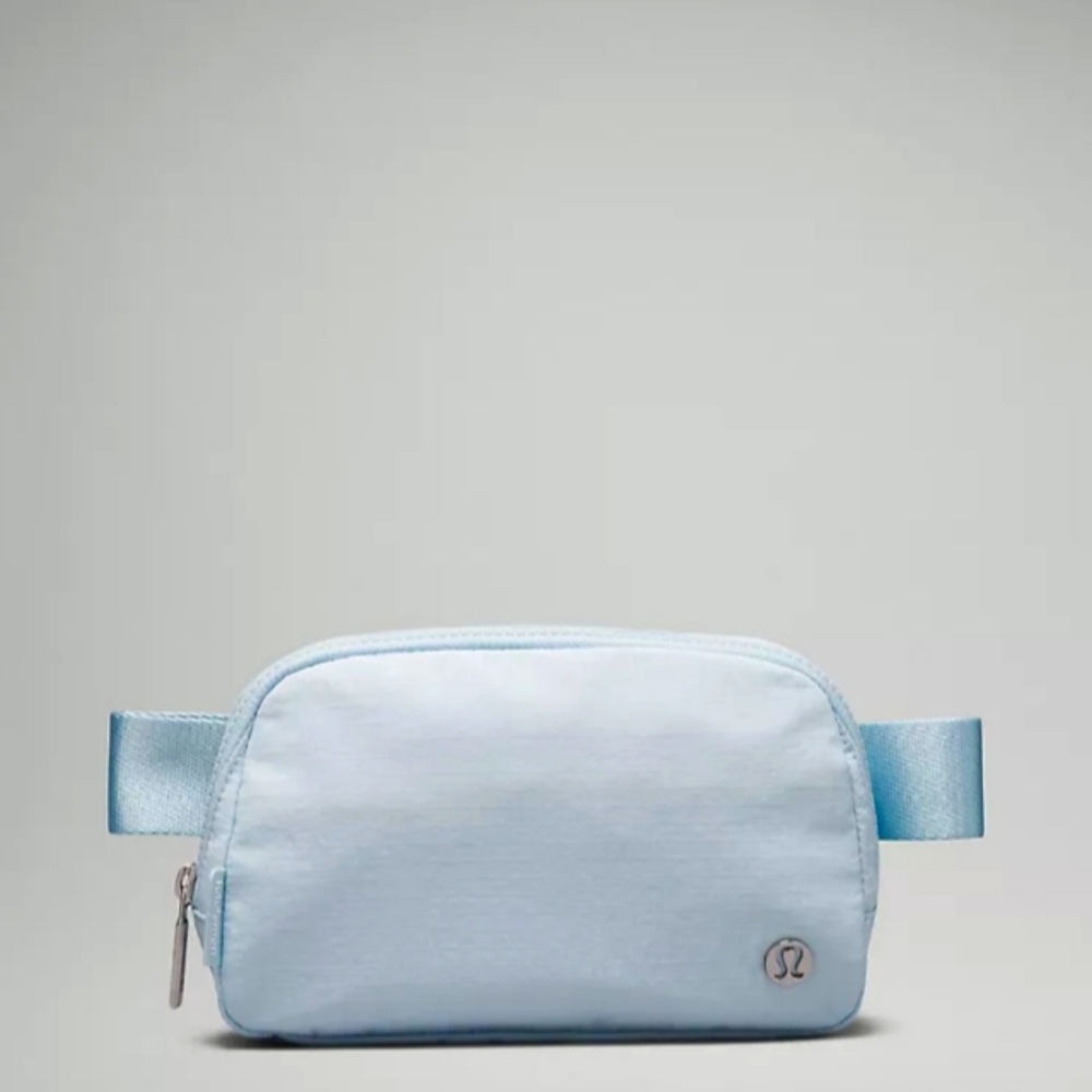 Lululemon Everywhere Belt Bag